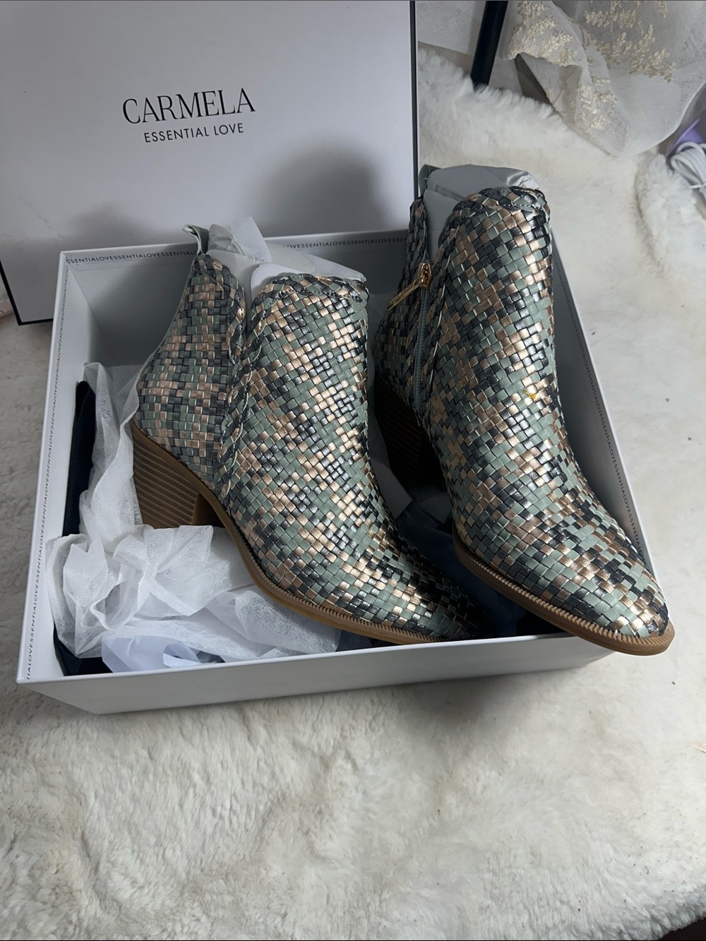 Carmela woven leather metallic ankle boots size 7